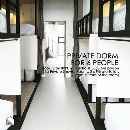 The Companion Hostel Bangkok Bagian luar foto