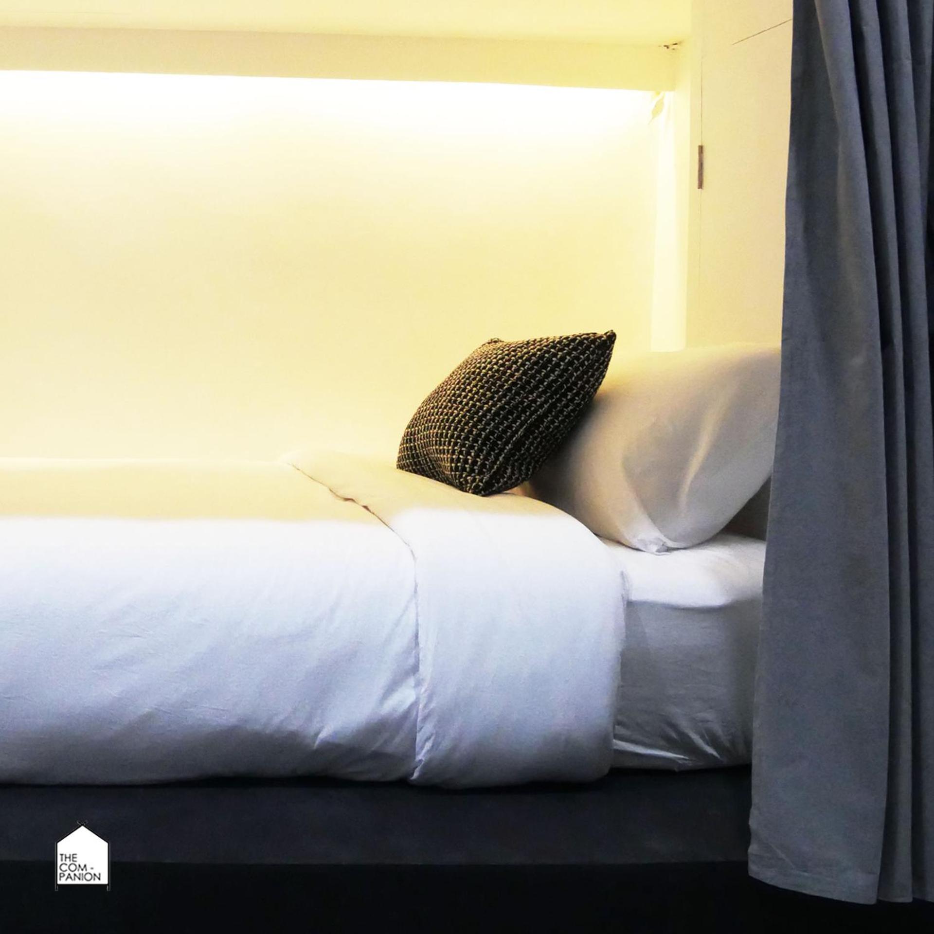 The Companion Hostel Bangkok Bagian luar foto