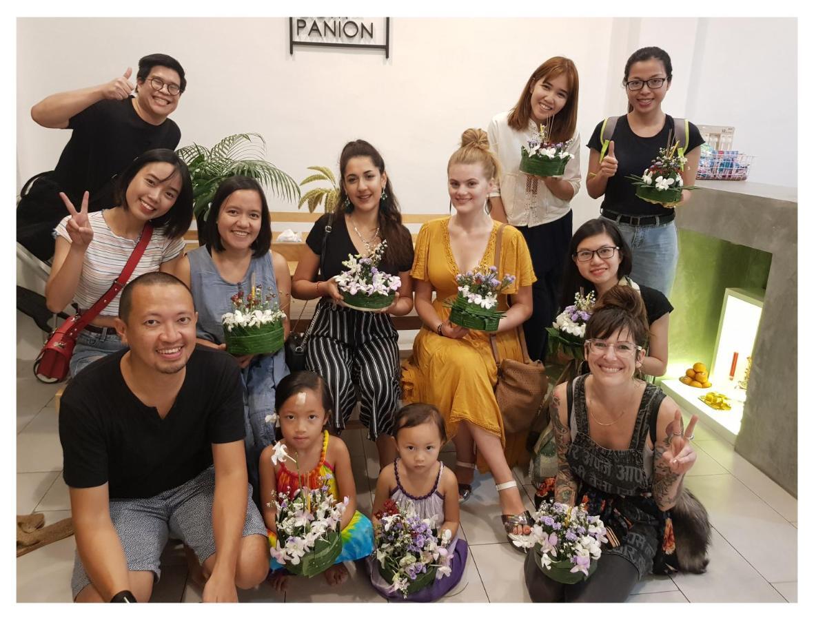 The Companion Hostel Bangkok Bagian luar foto